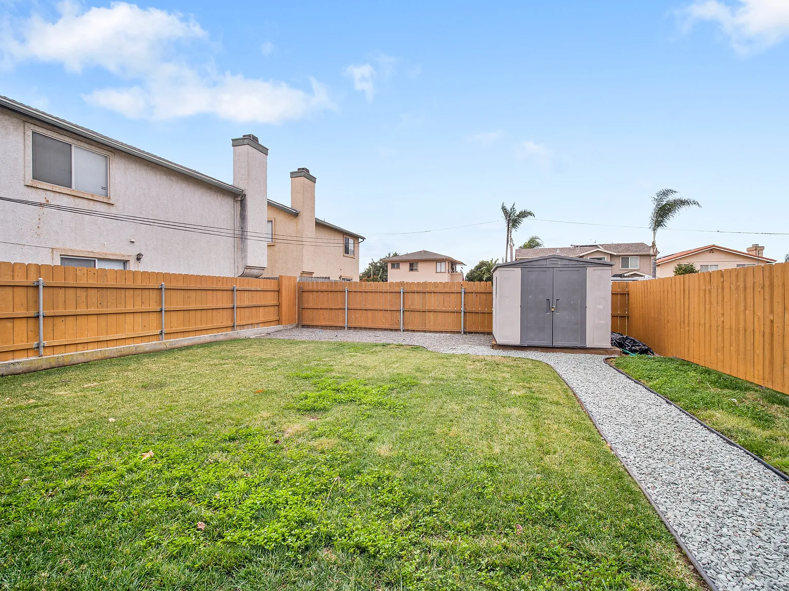 2 bed, 750 sqft, $3,300 — Photo 3