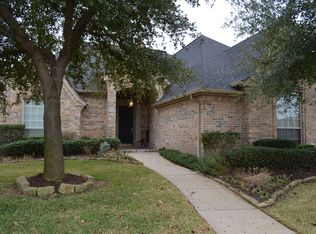 920 Crestview Dr, Bedford, TX 76021