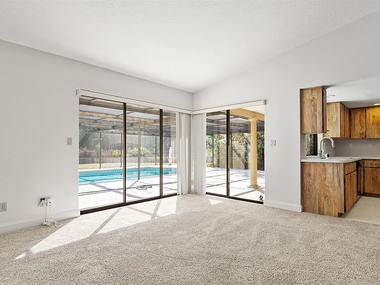 10206 Lakeview Dr — Photo 15