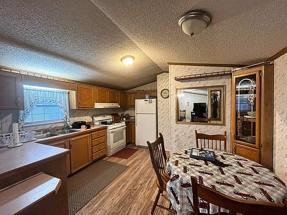 5th image of 674 Grant St Lot 83