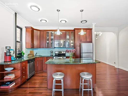 Sold by Sotheby's International Realty | media 4