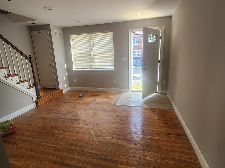 625 E Annsbury St — Photo 7