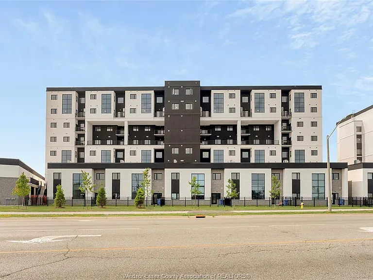 4400 Laurier Pkwy #525 — Photo 1