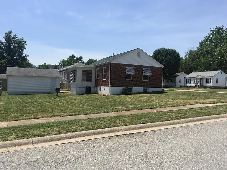 4028 Saint Barbara Ln — Photo 2