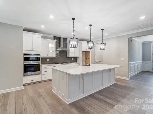 9612 Liberty Hill Dr, Mint Hill, NC 28227