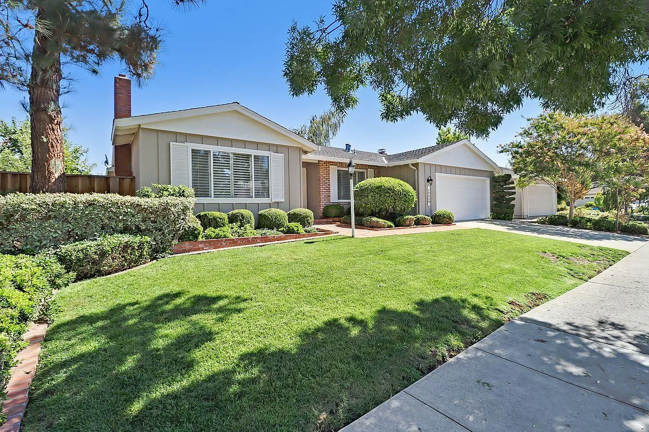 10324 Dempster Ave photo 1