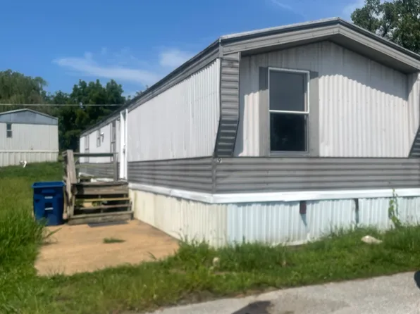 9 Riverview Trailer Ct, Union, MO 63084