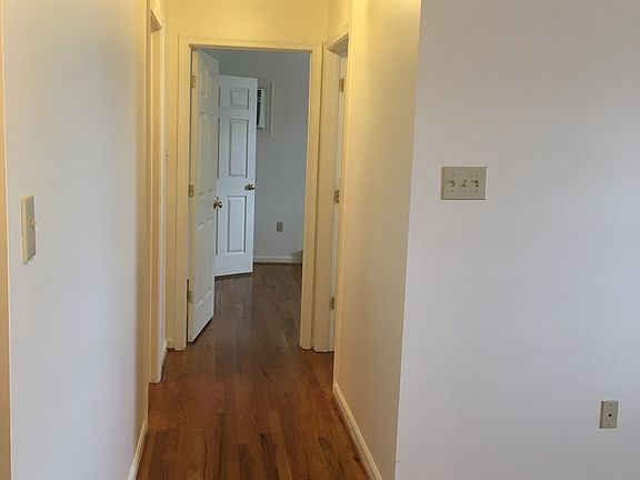 5th image of 214 E New St #102-3