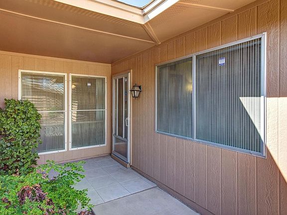 2nd image of 10841 W Santa Fe Dr