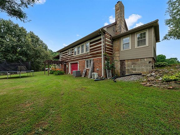 3rd image of 4104 Ridge Rd