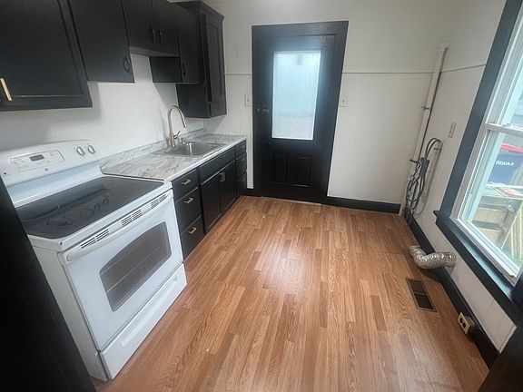 4th image of 902 Park Ave