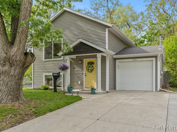 1231 Bradford St NE, Grand Rapids, MI 49503