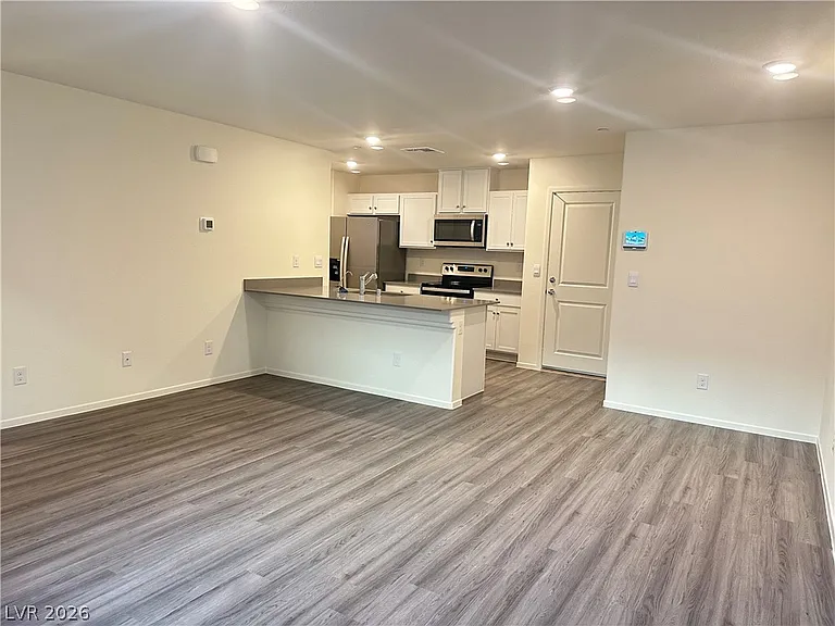 9918 Saffron Hills St — Photo 5