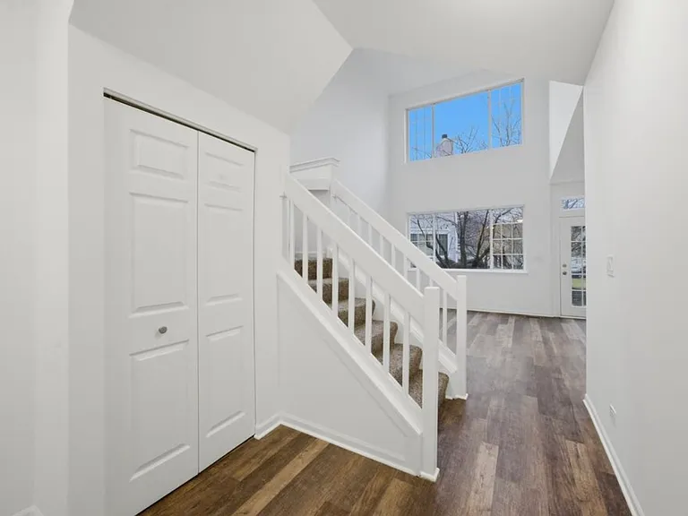 3027 Anton Dr — Photo 2