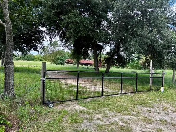 6105 Skokie Rd, Lake Wales, FL 33898