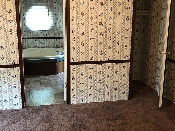Masterbath - see the large garden tub. Also has a separate
