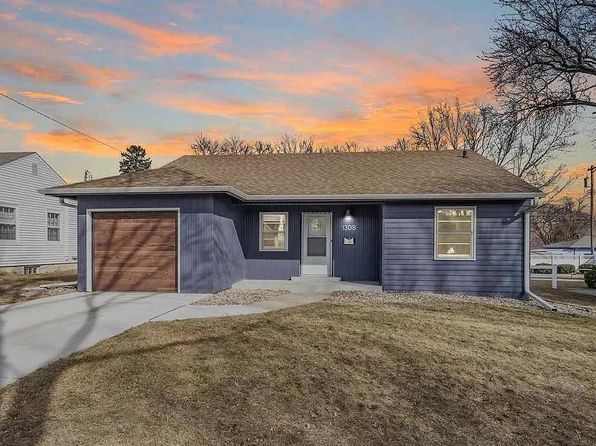 1308 S Hawthorne Ave, Sioux Falls, SD 57105