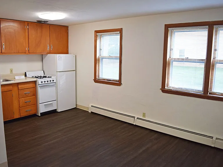 State Street Apartments — Photo 20