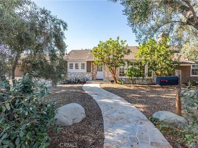 2921 Scott Rd, Burbank, CA, 91504