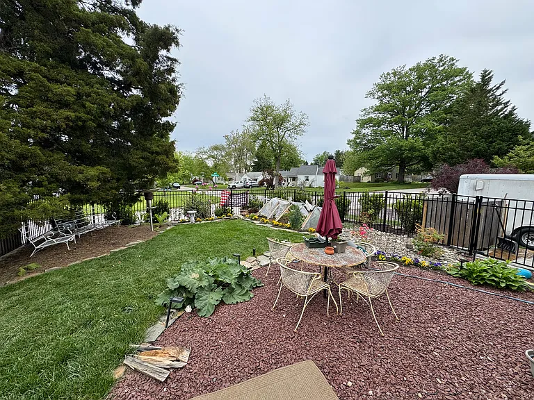 Brandywine Ln — Photo 12