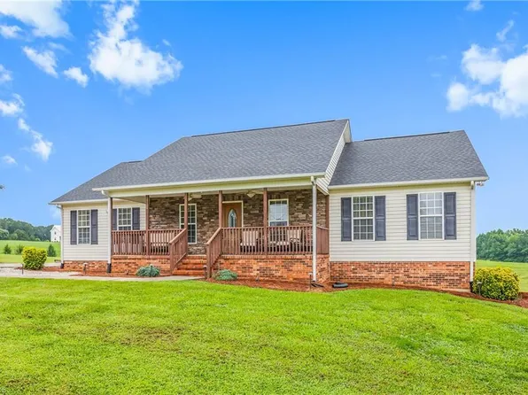 1342 Bear Creek Church Rd, Mocksville, NC 27028