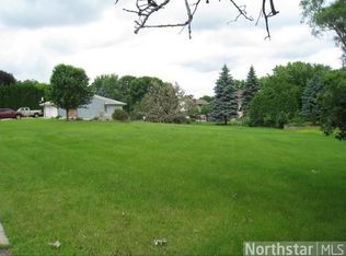 825 Bluebill Dr, Mendota Heights, MN 55120