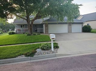 312 N Tamarac Cir, Brandon, SD 57005