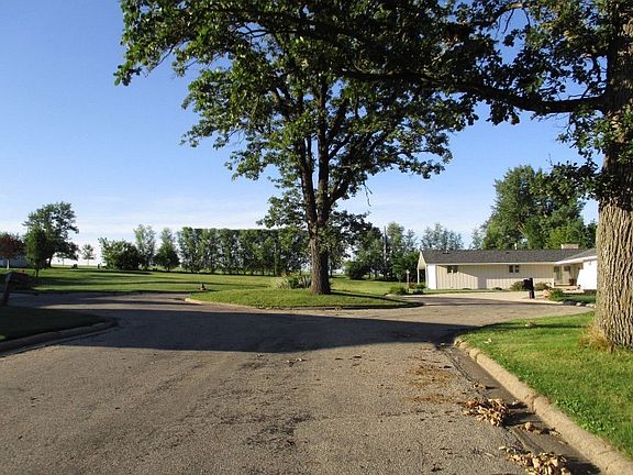 5th image of 205 Oak Park Cir