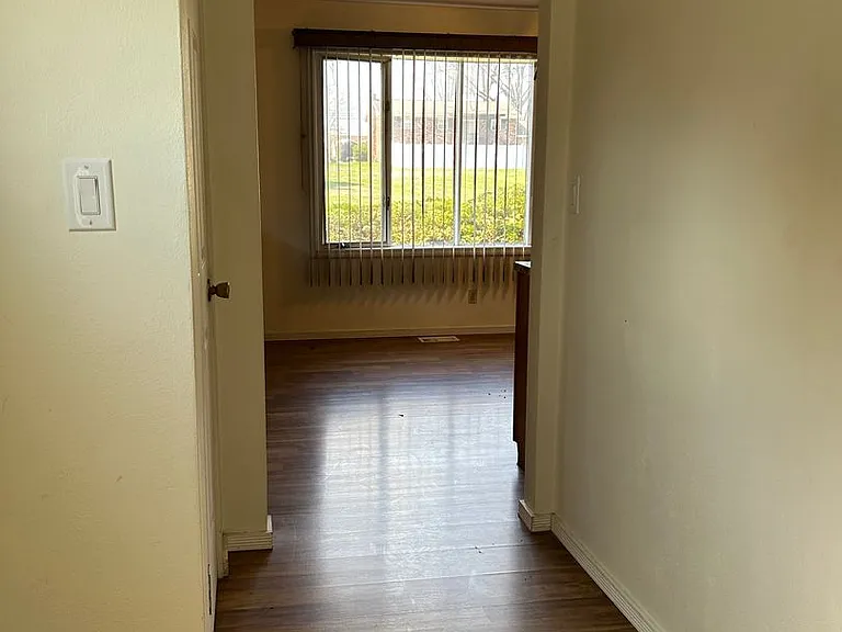 302 Salem St — Photo 14