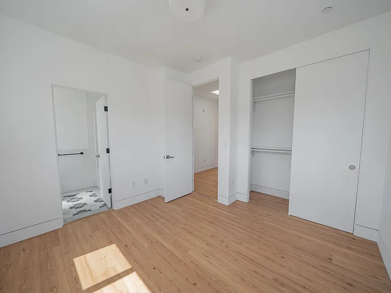 848 32nd Street — Photo 15