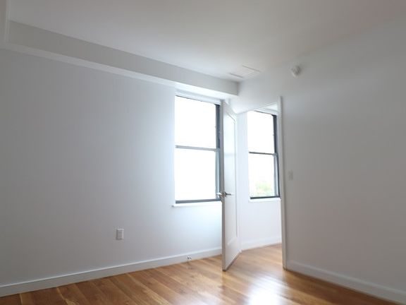 5th image of 10 Saint Pauls Pl APT 7B