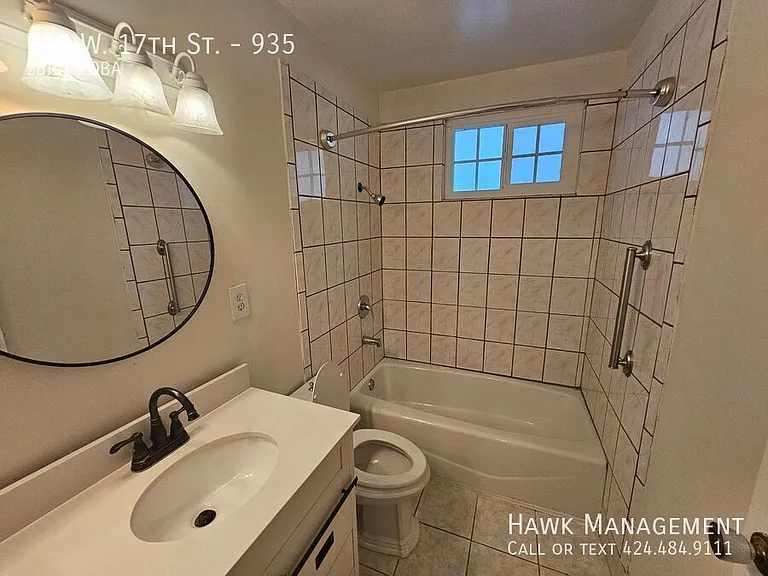 935 W 17th St #935 — Photo 11