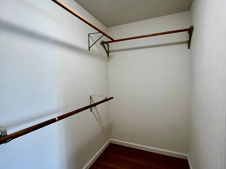 5204 Roza Hill Dr — Photo 12