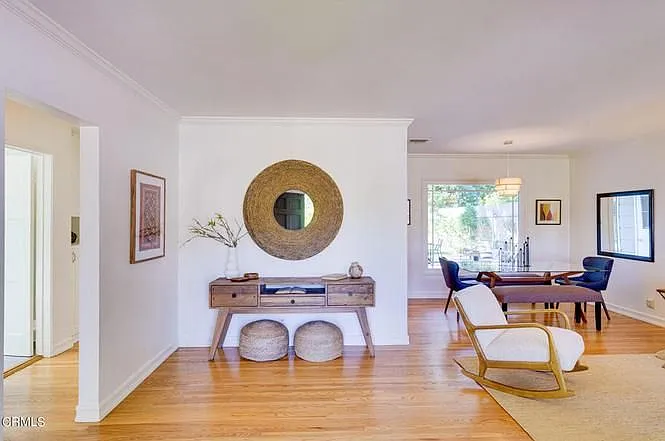 4837 Crown Ave — Photo 4