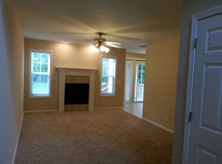 302 Windwood Ct, Mahomet, IL
