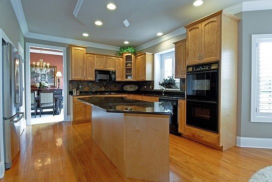 4th image of 12856 Barrow Ln