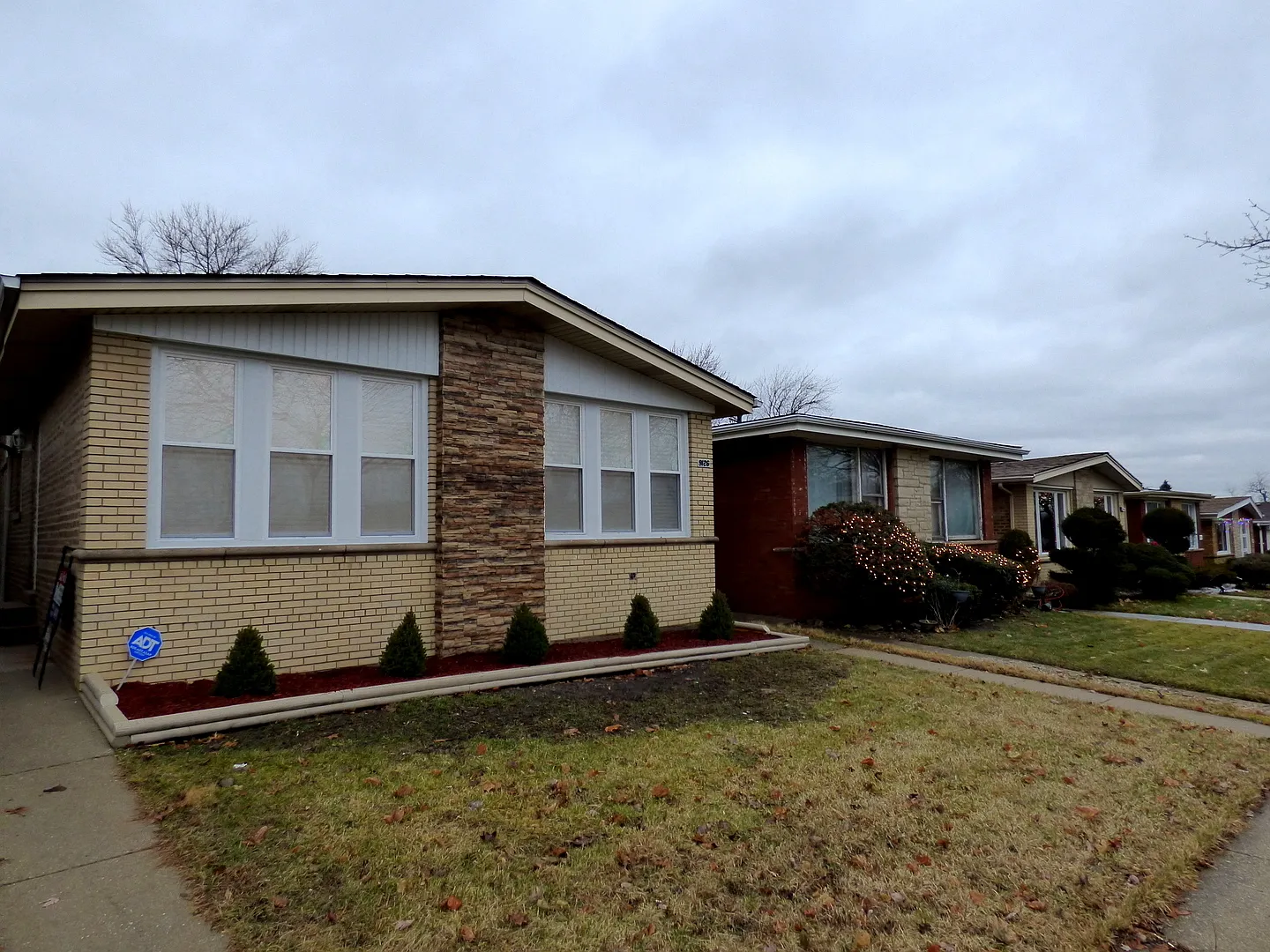 9126 S Euclid Ave photo 1