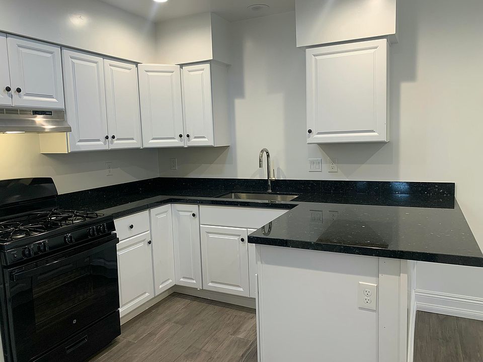 1st image of 228 Cannon Green Dr