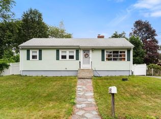 2 Robinson Rd, Woburn, MA 01801