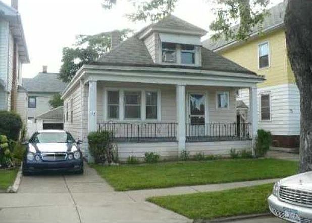 1st image of 112 Gillette Ave