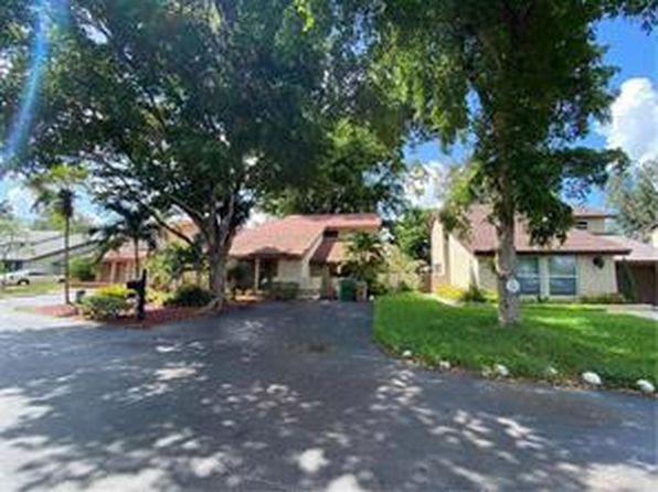 8321 SW 39th Ct