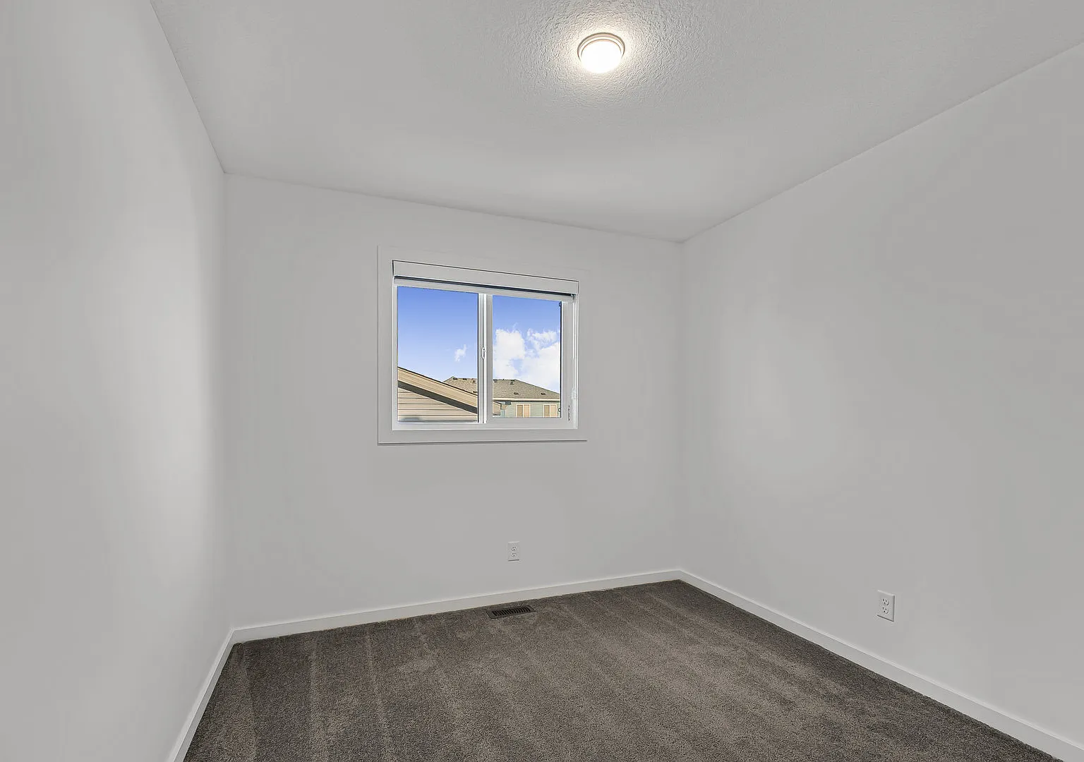 3 bed, 2.5 bath, 1500 sqft, $2,100 — Photo 3