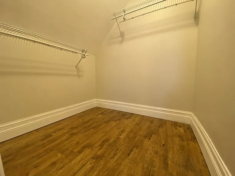 412 Dovercourt Rd #UPPER — Photo 16
