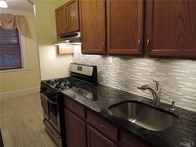 1st image of 40 E Birch St APT 1E