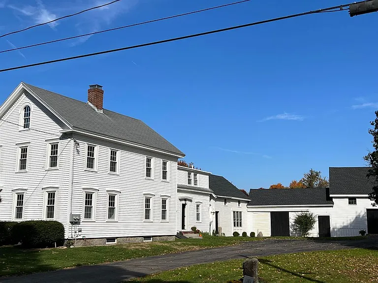 23 Post Rd — Photo 3