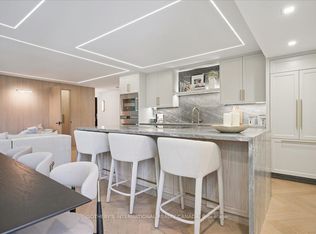 449 Walmer Rd #301, Toronto, ON M5P 2X9