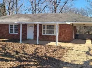 70 Hebron Rd, Bruceton, TN 38317