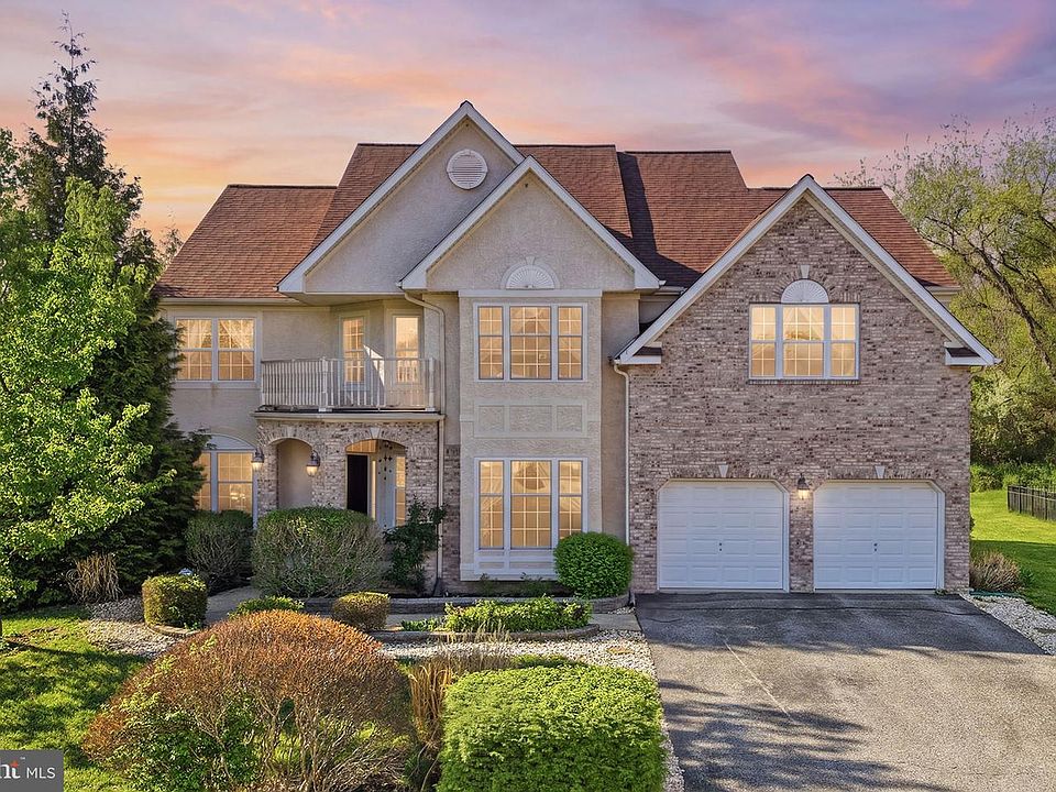 1st image of 207 Margaux Cir