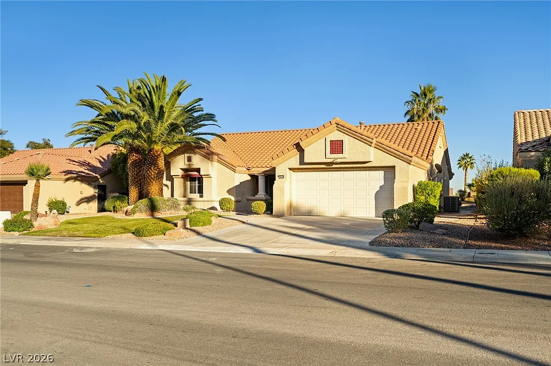 Building Photo - 2808 Crown Ridge Dr