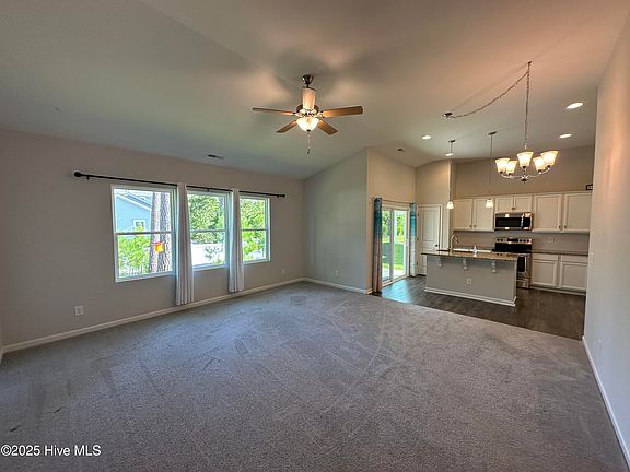 4th image of 373 Trevally Ct